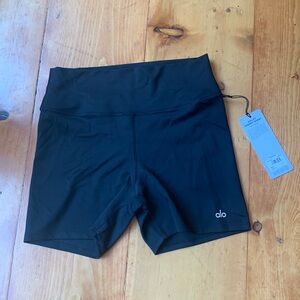 ALO Yoga 5” Airlift Energy Short